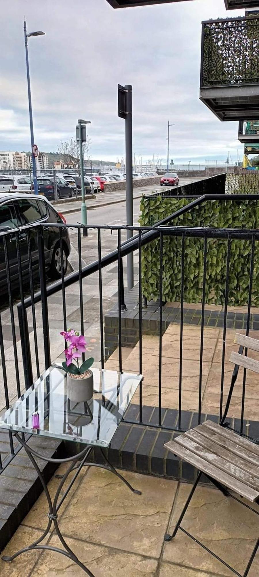 Lovely 1 Bedroom Apartment Plymouth Bagian luar foto